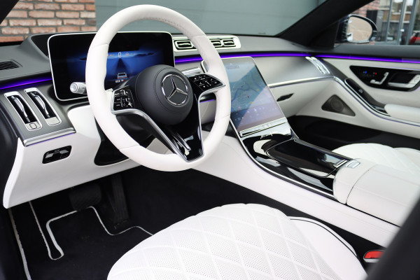 Mercedes-Benz S-Klasse 450 e Lang 'Manufaktur' | Achterasbesturing | Chauffeurspakket | Distronic+ | Zonweringspakket | Massage | Stoelventilatie | HUD | 3D-Display | MBUX Tablet | Exclusief Leder | Vlakkenverwarming |
