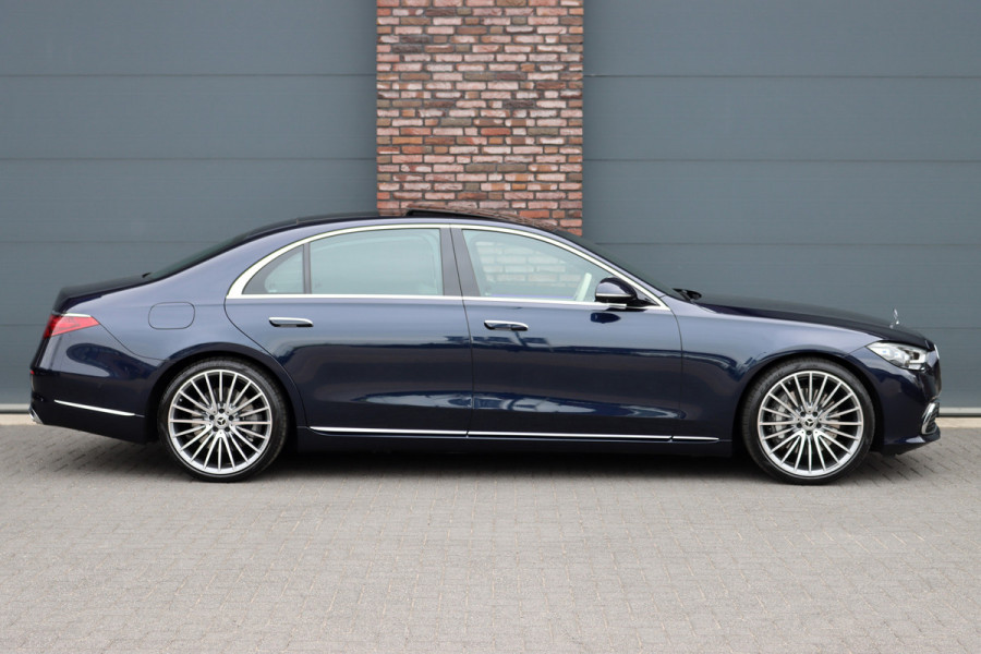 Mercedes-Benz S-Klasse 450 e Lang 'Manufaktur' | Achterasbesturing | Chauffeurspakket | Distronic+ | Zonweringspakket | Massage | Stoelventilatie | HUD | 3D-Display | MBUX Tablet | Exclusief Leder | Vlakkenverwarming |