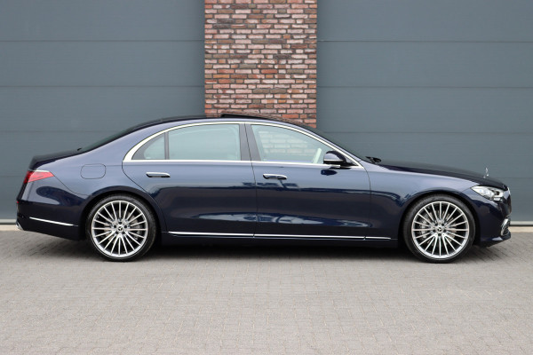 Mercedes-Benz S-Klasse 450 e Lang 'Manufaktur' | Achterasbesturing | Chauffeurspakket | Distronic+ | Zonweringspakket | Massage | Stoelventilatie | HUD | 3D-Display | MBUX Tablet | Exclusief Leder | Vlakkenverwarming |