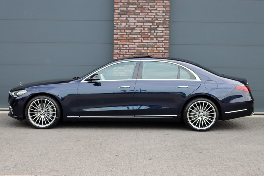 Mercedes-Benz S-Klasse 450 e Lang 'Manufaktur' | Achterasbesturing | Chauffeurspakket | Distronic+ | Zonweringspakket | Massage | Stoelventilatie | HUD | 3D-Display | MBUX Tablet | Exclusief Leder | Vlakkenverwarming |