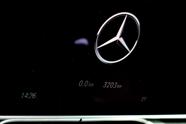 Mercedes-Benz S-Klasse 450 e Lang 'Manufaktur' | Achterasbesturing | Chauffeurspakket | Distronic+ | Zonweringspakket | Massage | Stoelventilatie | HUD | 3D-Display | MBUX Tablet | Exclusief Leder | Vlakkenverwarming |