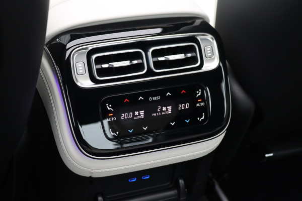 Mercedes-Benz S-Klasse 450 e Lang 'Manufaktur' | Achterasbesturing | Chauffeurspakket | Distronic+ | Zonweringspakket | Massage | Stoelventilatie | HUD | 3D-Display | MBUX Tablet | Exclusief Leder | Vlakkenverwarming |