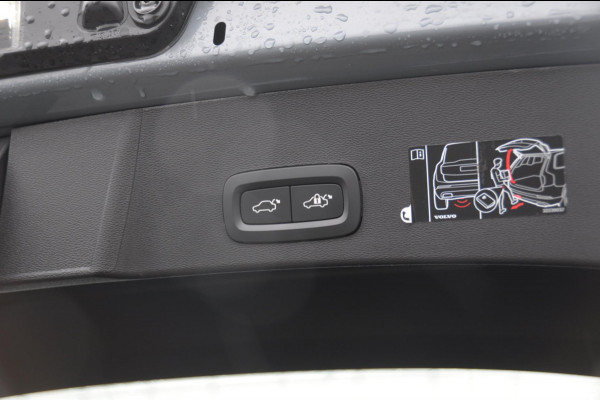 Volvo XC40 T4 211PK Automaat Inscription Expression Adaptieve cruise control / Elektrische achterklep / keyless entry / parkeersensoren met camera / Apple carplay / Bluetooth / Elektrische stoelen met geheugen