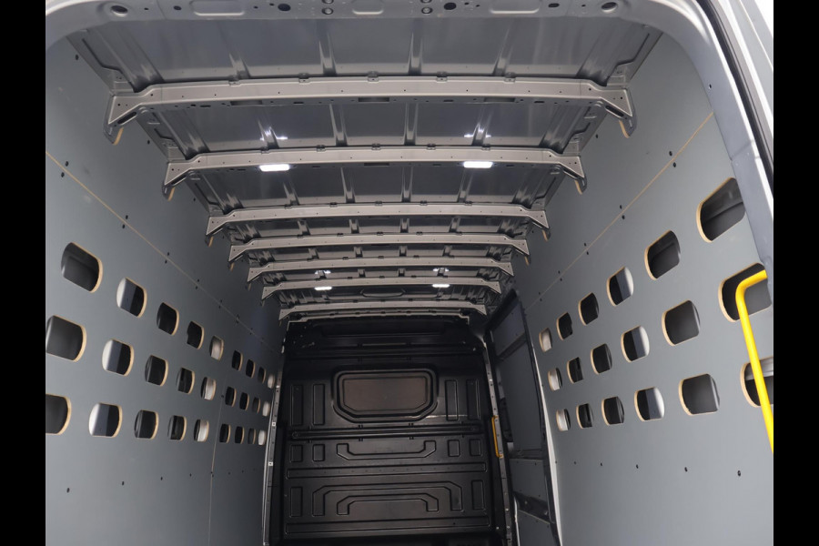 MAN TGE 35 3.140 AUT. L4H3 ZILVERGRIJS + CAMERA | APPLE CARPLAY | ANDROID AUTO | DAB | NAVIGATIE