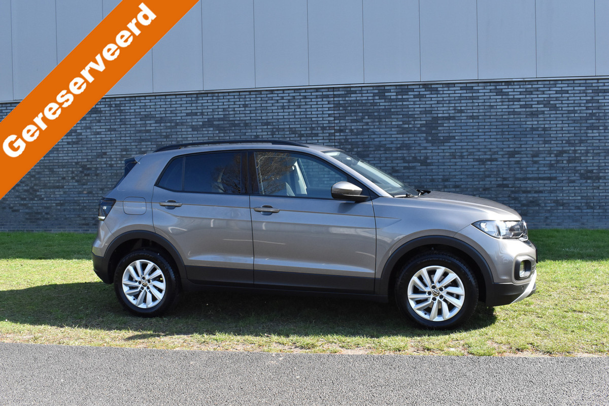 Volkswagen T-Cross 1.0 TSI Life Automaat Stoelverwarming | CarPlay | Achteruitrijcamera | Adaptieve Cruise control | DAB radio | Parkeersensoren | btw auto prijs inclusief btw!