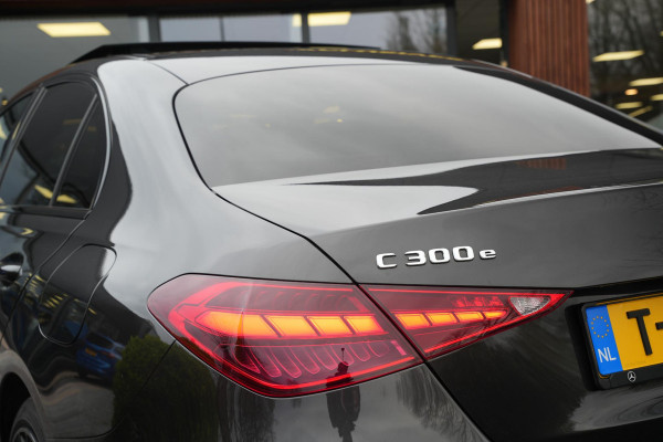 Mercedes-Benz C-Klasse 300 e AMG Line Limited Panoramadak Ambient Adapt. Cruise Camera 19''LM AMG