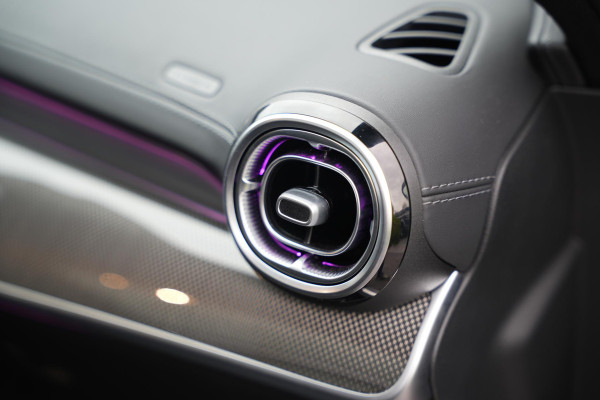 Mercedes-Benz C-Klasse 300 e AMG Line Limited Panoramadak Ambient Adapt. Cruise Camera 19''LM AMG