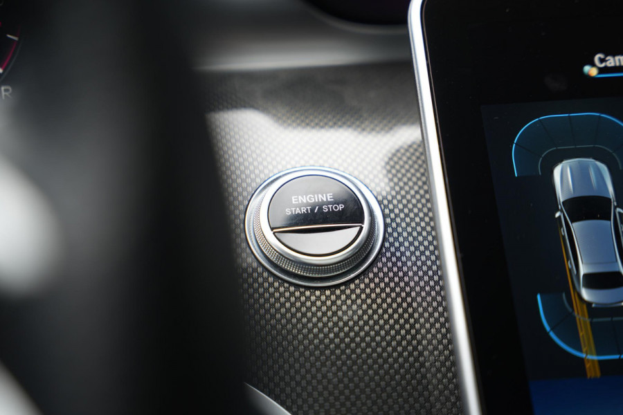 Mercedes-Benz C-Klasse 300 e AMG Line Limited Panoramadak Ambient Adapt. Cruise Camera 19''LM AMG