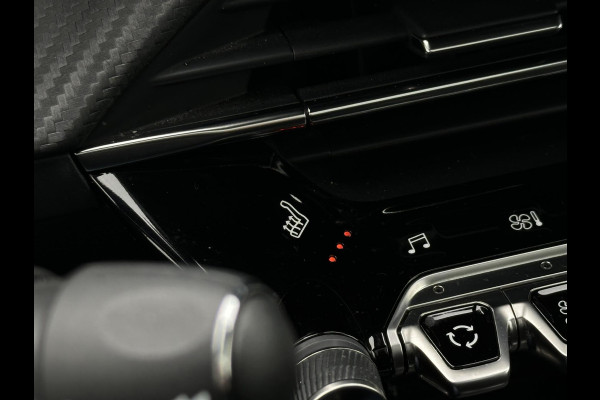 Peugeot e-208 EV GT Pack 50 kWh Panoramadak Stoelverw. Carplay Alcantara Keyless