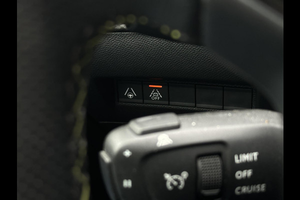 Peugeot e-208 EV GT Pack 50 kWh Panoramadak Stoelverw. Carplay Alcantara Keyless