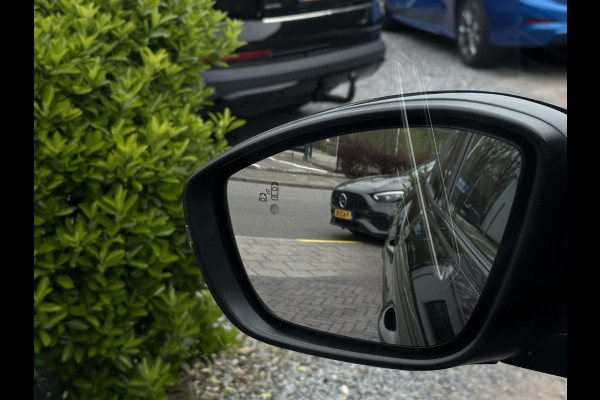 Peugeot e-208 EV GT Pack 50 kWh Panoramadak Stoelverw. Carplay Alcantara Keyless