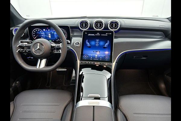 Mercedes-Benz GLC Coupé 300e 4MATIC Business Solution AMG | Advanced plus | Trekhaak | Panoramaschuifdak | URBAN GUARD Plus | Smartphone-integratie | Stoelverwarming | Sfeerverlichting |