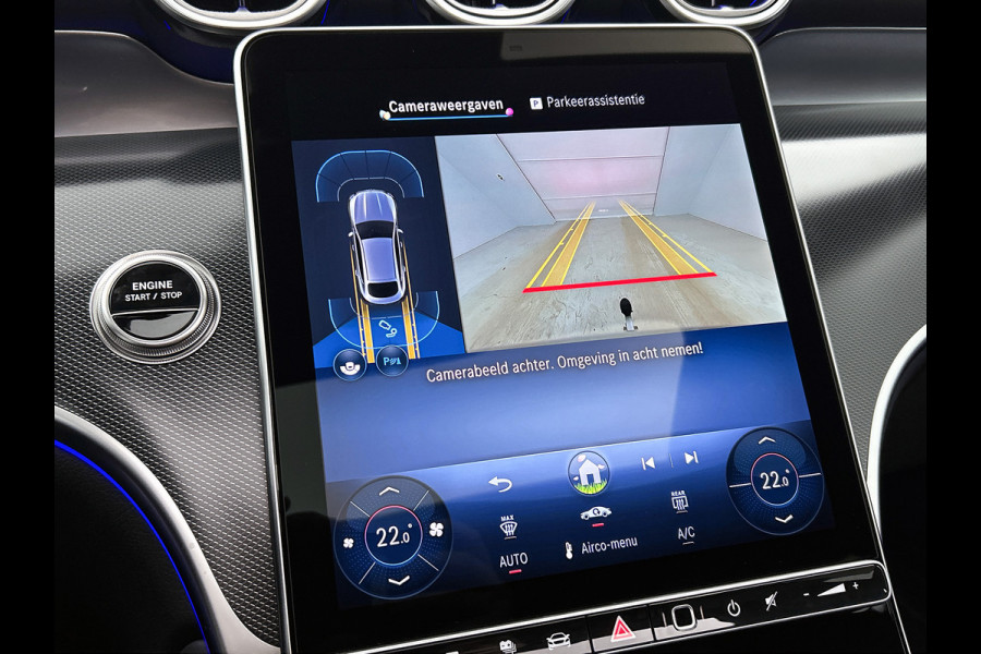 Mercedes-Benz GLC Coupé 300e 4MATIC Business Solution AMG | Advanced plus | Trekhaak | Panoramaschuifdak | URBAN GUARD Plus | Smartphone-integratie | Stoelverwarming | Sfeerverlichting |