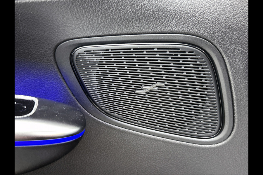 Mercedes-Benz GLC Coupé 300e 4MATIC Business Solution AMG | Advanced plus | Trekhaak | Panoramaschuifdak | URBAN GUARD Plus | Smartphone-integratie | Stoelverwarming | Sfeerverlichting |