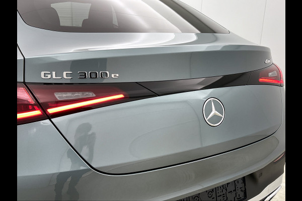 Mercedes-Benz GLC Coupé 300e 4MATIC Business Solution AMG | Advanced plus | Trekhaak | Panoramaschuifdak | URBAN GUARD Plus | Smartphone-integratie | Stoelverwarming | Sfeerverlichting |