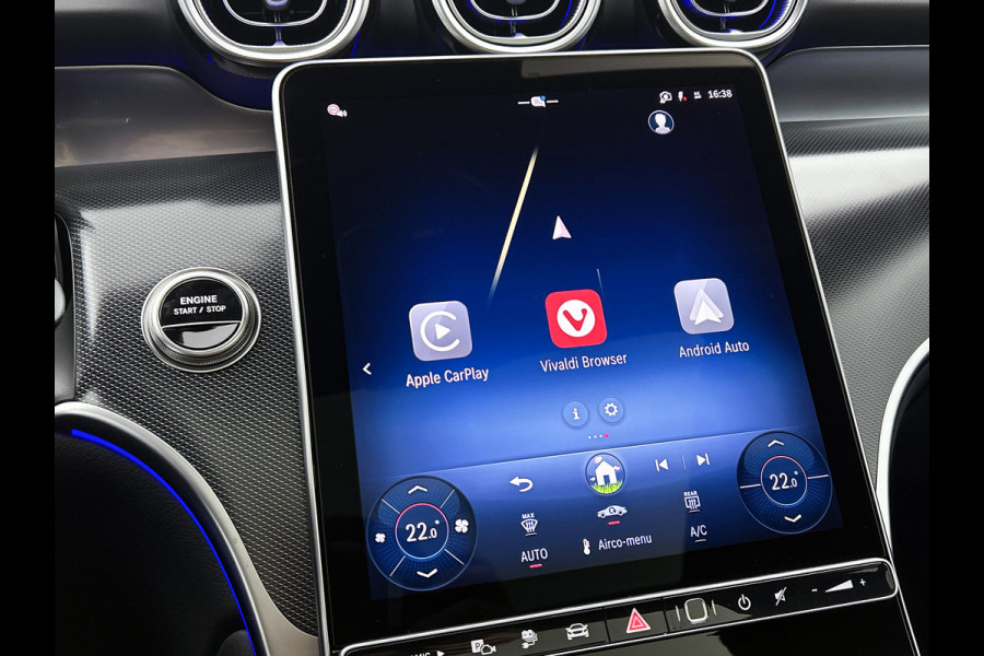 Mercedes-Benz GLC Coupé 300e 4MATIC Business Solution AMG | Advanced plus | Trekhaak | Panoramaschuifdak | URBAN GUARD Plus | Smartphone-integratie | Stoelverwarming | Sfeerverlichting |