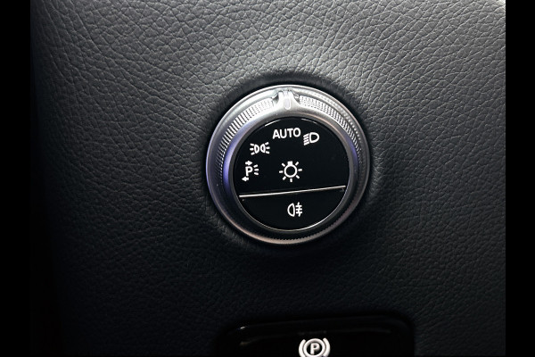 Mercedes-Benz GLC Coupé 300e 4MATIC Business Solution AMG | Advanced plus | Trekhaak | Panoramaschuifdak | URBAN GUARD Plus | Smartphone-integratie | Stoelverwarming | Sfeerverlichting |