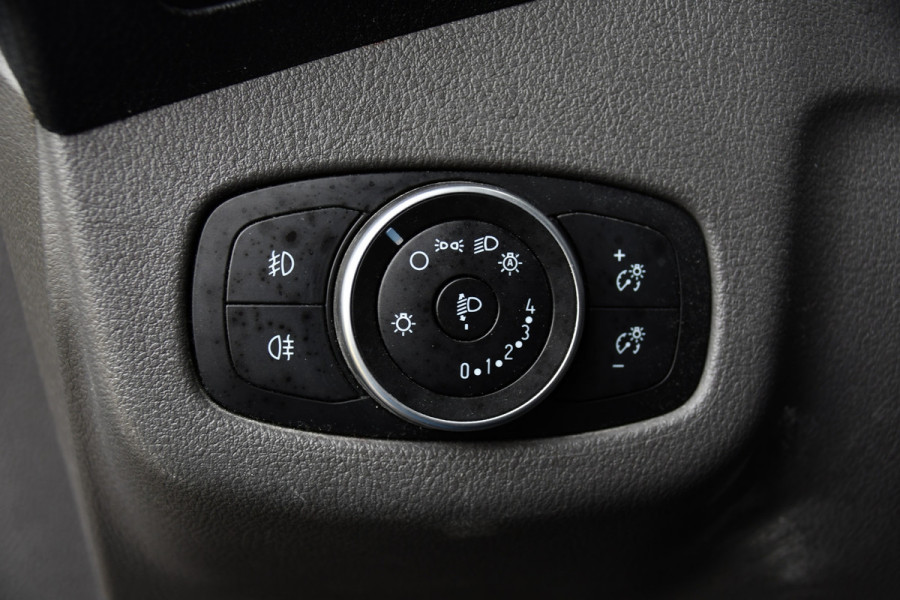 Ford Transit Connect 1.5 EcoBlue L2 Camera, Cruise, Carplay, Stoelverwarming, Automaat, 100pk, Trekhaak, Uniek!