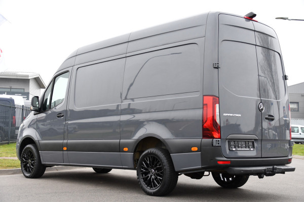 Mercedes-Benz Sprinter 317 1.9 CDI L2H2 RWD AMG Edition Camera, Cruise, Carplay, LED, Trekhaak, Automaat, Mbux, 170pk, Sensoren, Uniek!