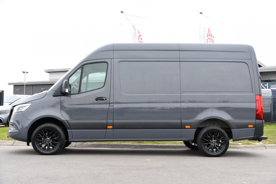 Mercedes-Benz Sprinter 317 1.9 CDI L2H2 RWD AMG Edition Camera, Cruise, Carplay, LED, Trekhaak, Automaat, Mbux, 170pk, Sensoren, Uniek!
