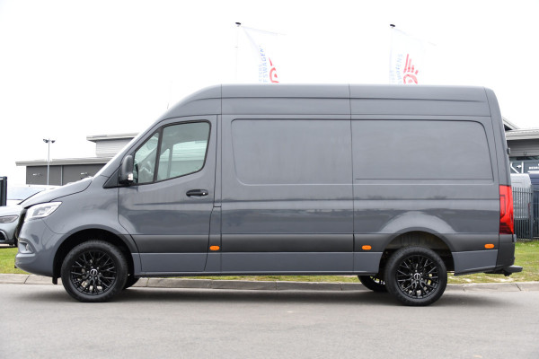 Mercedes-Benz Sprinter 317 1.9 CDI L2H2 RWD AMG Edition Camera, Cruise, Carplay, LED, Trekhaak, Automaat, Mbux, 170pk, Sensoren, Uniek!