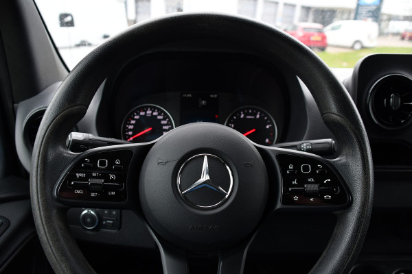 Mercedes-Benz Sprinter 317 1.9 CDI L2H2 RWD AMG Edition Camera, Cruise, Carplay, LED, Trekhaak, Automaat, Mbux, 170pk, Sensoren, Uniek!
