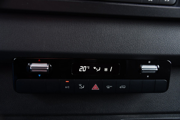 Mercedes-Benz Sprinter 317 1.9 CDI L2H2 RWD AMG Edition Camera, Cruise, Carplay, LED, Trekhaak, Automaat, Mbux, 170pk, Sensoren, Uniek!