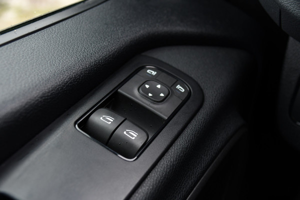 Mercedes-Benz Sprinter 317 1.9 CDI L2H2 RWD AMG Edition Camera, Cruise, Carplay, LED, Trekhaak, Automaat, Mbux, 170pk, Sensoren, Uniek!