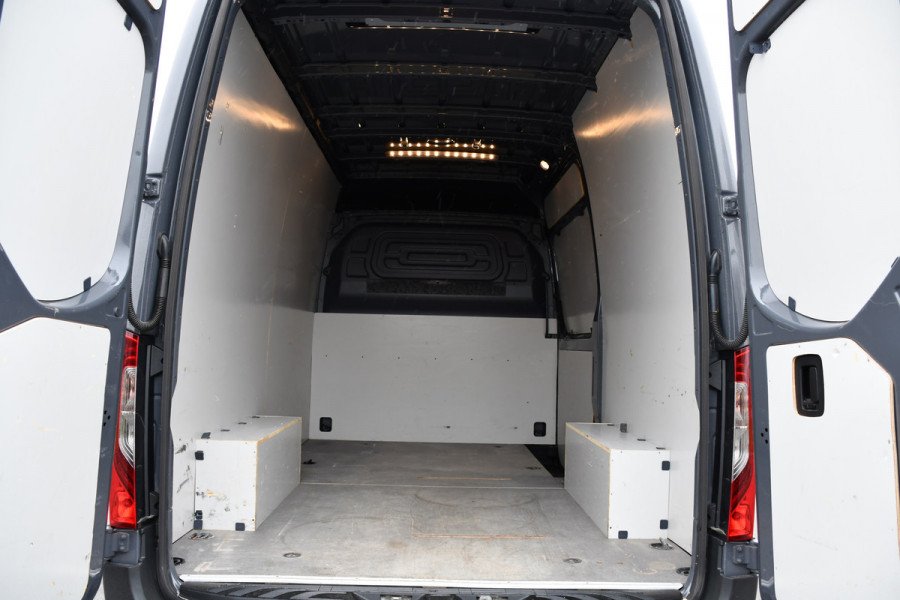 Mercedes-Benz Sprinter 317 1.9 CDI L2H2 RWD AMG Edition Camera, Cruise, Carplay, LED, Trekhaak, Automaat, Mbux, 170pk, Sensoren, Uniek!