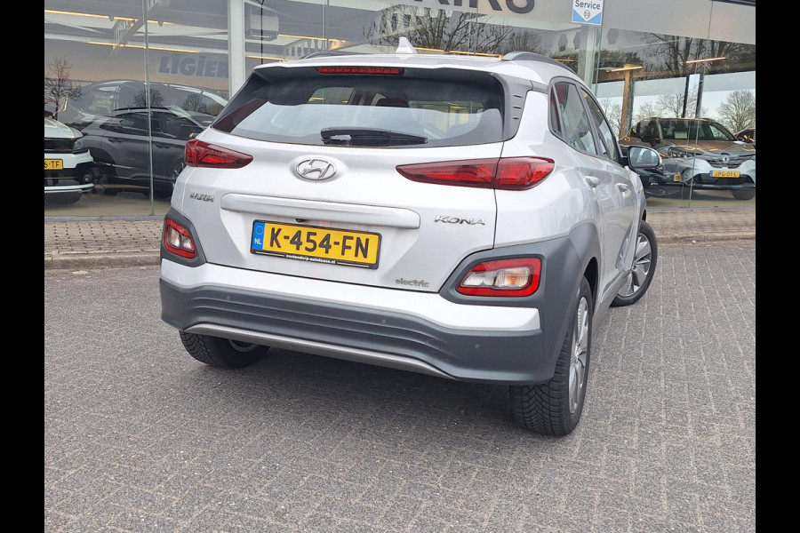 Hyundai Kona EV Comfort 64 kWh | SOH: nnb | 3 fase | Warmtepomp | Adaptive CC | Camera |