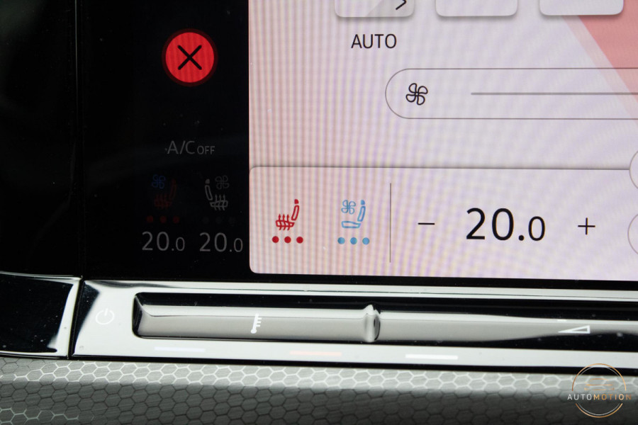 Volkswagen Golf 2.0 TSI GTI Pano Memory IQ Lights Harman Kardon