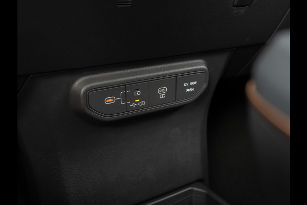 Kia EV5 Plus Advanced 81.4 kWh | OP VOORRAAD ! | Schuifkanteldak | Navigatie | Stoelverwarming |