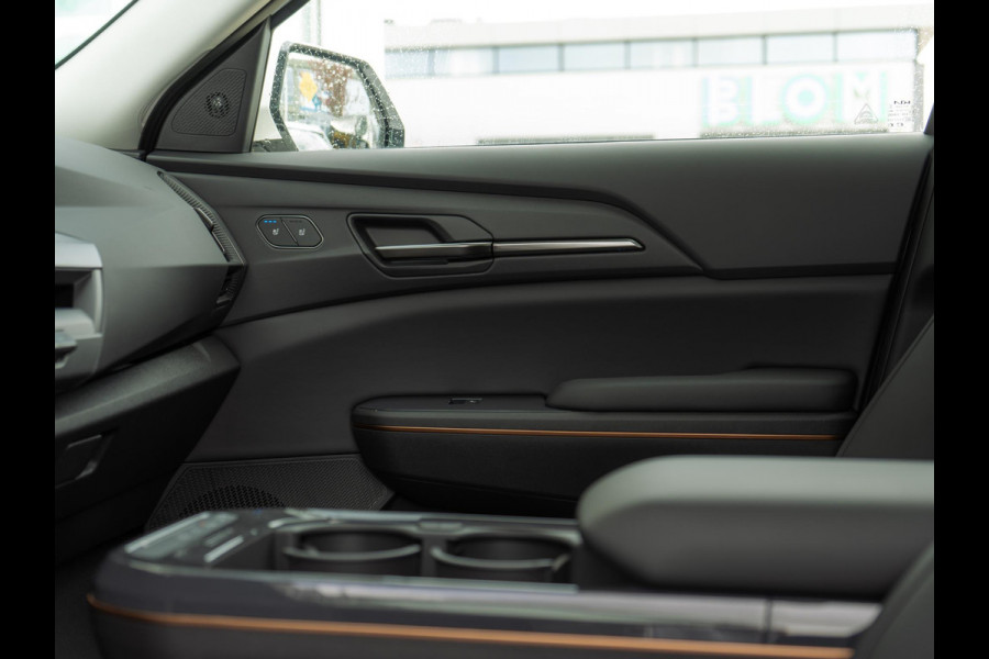 Kia EV5 Plus Advanced 81.4 kWh | OP VOORRAAD ! | Schuifkanteldak | Navigatie | Stoelverwarming |