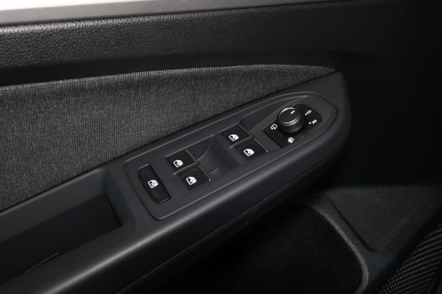 Volkswagen Golf R line 1.0 eTsi 23.000 km Full options Navi Carplay '24