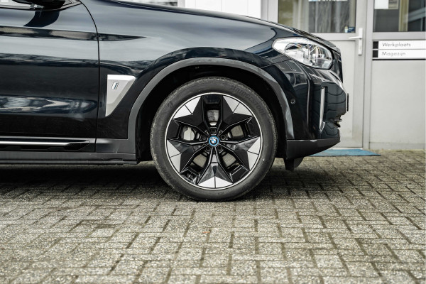 BMW iX3 Executive 80 kWh | 3 jaar garantie op HV pakket Leder | Pano | AppleCarplay | Camera