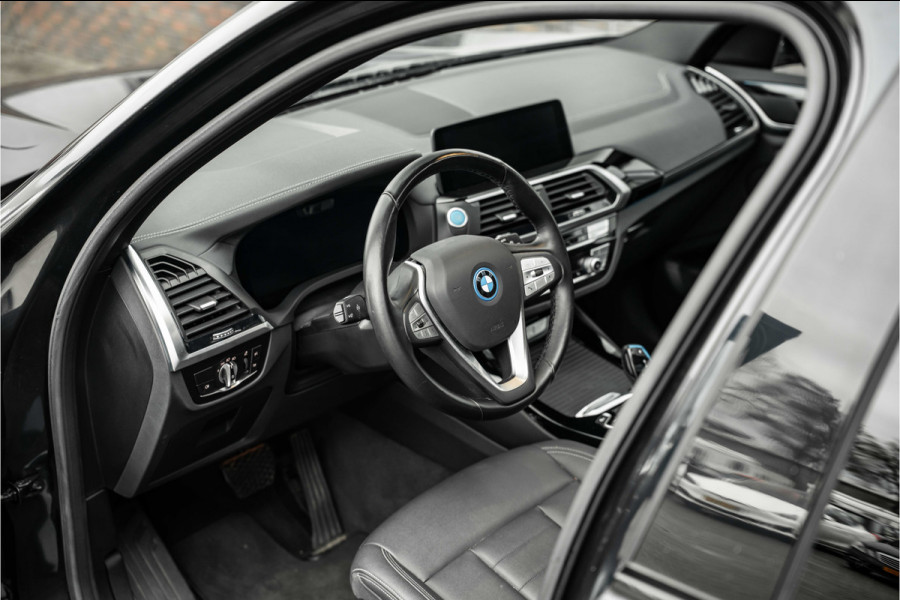 BMW iX3 Executive 80 kWh | 3 jaar garantie op HV pakket Leder | Pano | AppleCarplay | Camera