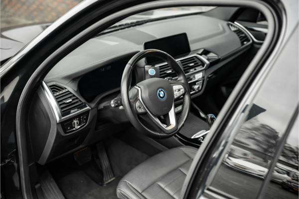 BMW iX3 Executive 80 kWh | 3 jaar garantie op HV pakket Leder | Pano | AppleCarplay | Camera