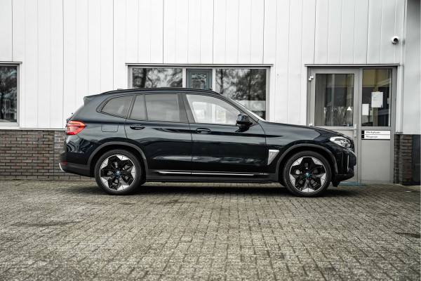 BMW iX3 Executive 80 kWh | 3 jaar garantie op HV pakket Leder | Pano | AppleCarplay | Camera