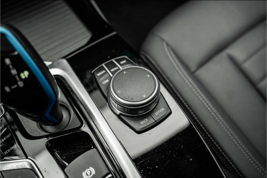 BMW iX3 Executive 80 kWh | 3 jaar garantie op HV pakket Leder | Pano | AppleCarplay | Camera