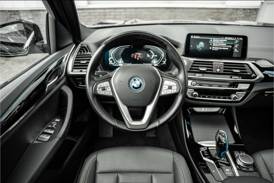BMW iX3 Executive 80 kWh | 3 jaar garantie op HV pakket Leder | Pano | AppleCarplay | Camera