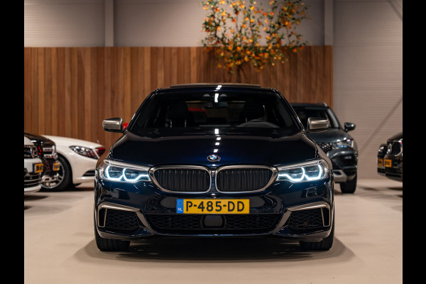 BMW 5 Serie M550i xDrive High Executive, Pano, ACC, 360 Cam, Hud, 21" Velgen, Voll Led, H&K, Ambiënte, Digi Dash, Voll Onderhoud