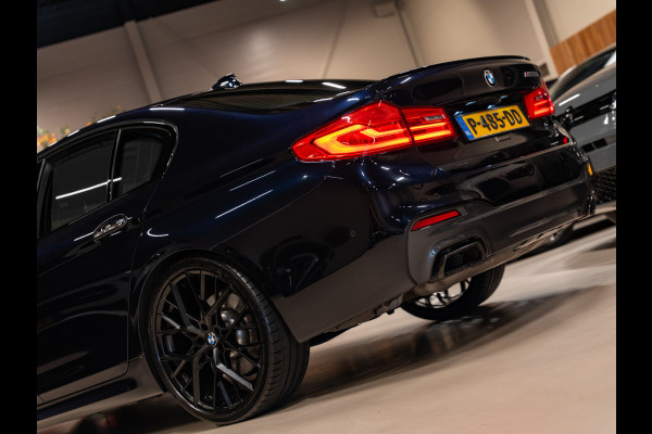BMW 5 Serie M550i xDrive High Executive, Pano, ACC, 360 Cam, Hud, 21" Velgen, Voll Led, H&K, Ambiënte, Digi Dash, Voll Onderhoud