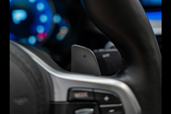 BMW 5 Serie M550i xDrive High Executive, Pano, ACC, 360 Cam, Hud, 21" Velgen, Voll Led, H&K, Ambiënte, Digi Dash, Voll Onderhoud