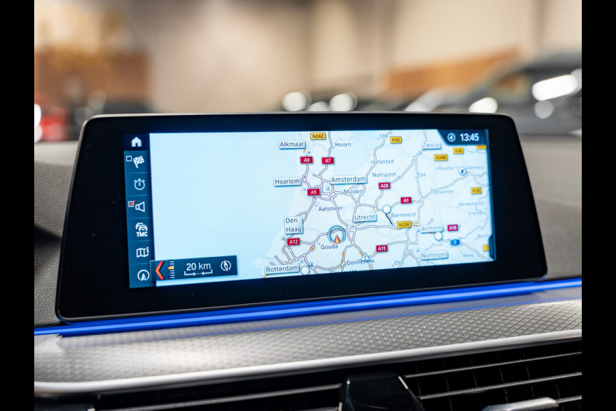 BMW 5 Serie M550i xDrive High Executive, Pano, ACC, 360 Cam, Hud, 21" Velgen, Voll Led, H&K, Ambiënte, Digi Dash, Voll Onderhoud