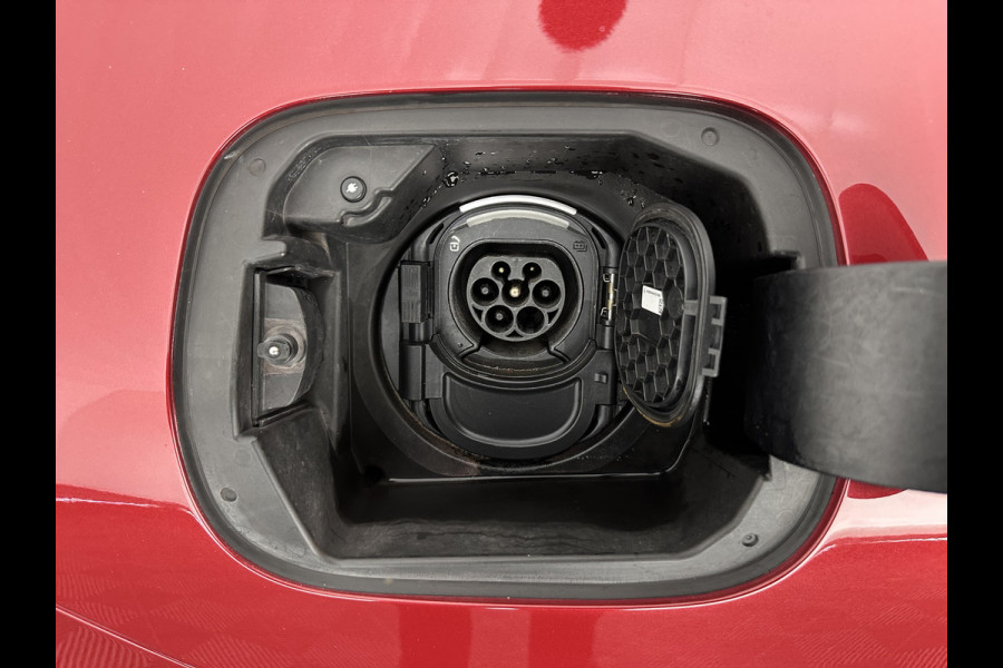 Mercedes-Benz CLA-Klasse 250 e AMG Limited Business Solution (Plug-in) (INCL-BTW) Aut. *PANO | LEATHER-MICROFIBRE | MULTIBEAM-LED | BLINDSPOT | WIDESCREEN-COCKPIT | AMBIENTLIGHT | CAMERA | M-BUX-NAVI | ECC | SHIFTPADDLES | PDC | ADAPTIVE-CRUISE | DAB | 18"ALU*