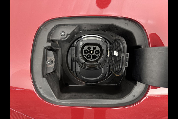 Mercedes-Benz CLA-Klasse 250 e AMG Limited Business Solution (Plug-in) (INCL-BTW) Aut. *PANO | LEATHER-MICROFIBRE | MULTIBEAM-LED | BLINDSPOT | WIDESCREEN-COCKPIT | AMBIENTLIGHT | CAMERA | M-BUX-NAVI | ECC | SHIFTPADDLES | PDC | ADAPTIVE-CRUISE | DAB | 18"ALU*