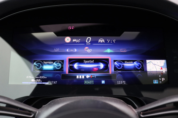 Mercedes-Benz EQE 350+ AMG Line Premium+ 96 kWh | Hyperscreen | Luchtvering | Achterasbesturing | Carbon | Distronic+ | Panoramadak | HUD | Verwarmd Stuurwiel | 22kW | Warmtepomp |