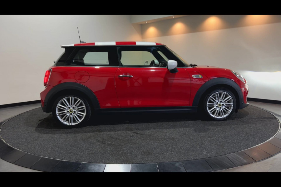 MINI Mini Electric Charged 33 kWh | achteruit rij camera | verwarmde voorstoelen | Soh (batterijcheck) Waarde 93,2 %