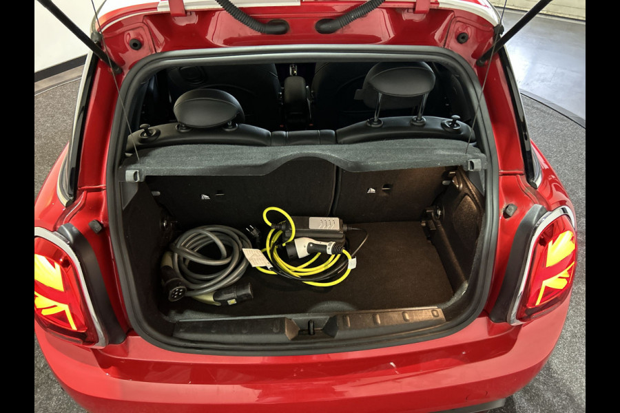 MINI Mini Electric Charged 33 kWh | achteruit rij camera | verwarmde voorstoelen | Soh (batterijcheck) Waarde 93,2 %