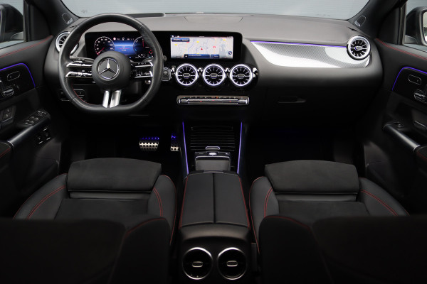Mercedes-Benz GLA 250 e AMG Line | Distronic+ | Panoramadak | Memory | Verwarmd Stuurwiel | HUD | Keyless Go | Surround Camera | Multibeam LED | Augmented Reality |